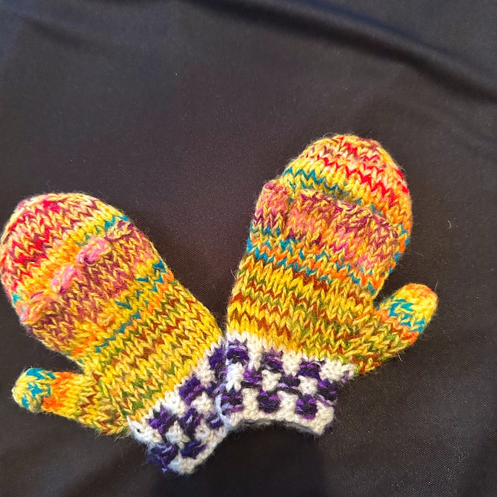 5/$25 Children’s Mittens. Handmade in Peru